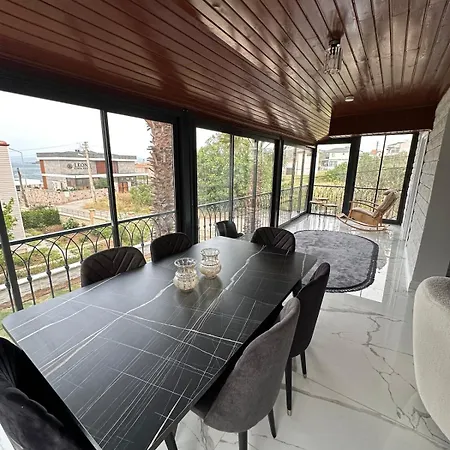 Pearl Mansion-2 Sea View 3br Duplex Villa, Near Seaside In Cunda Апартаменти