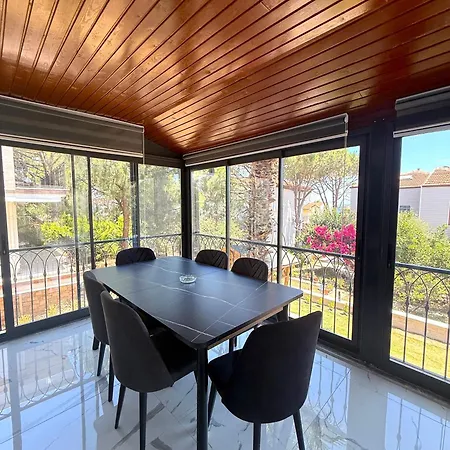 Апартаменти Pearl Mansion-2 Sea View 3br Duplex Villa, Near Seaside In Cunda